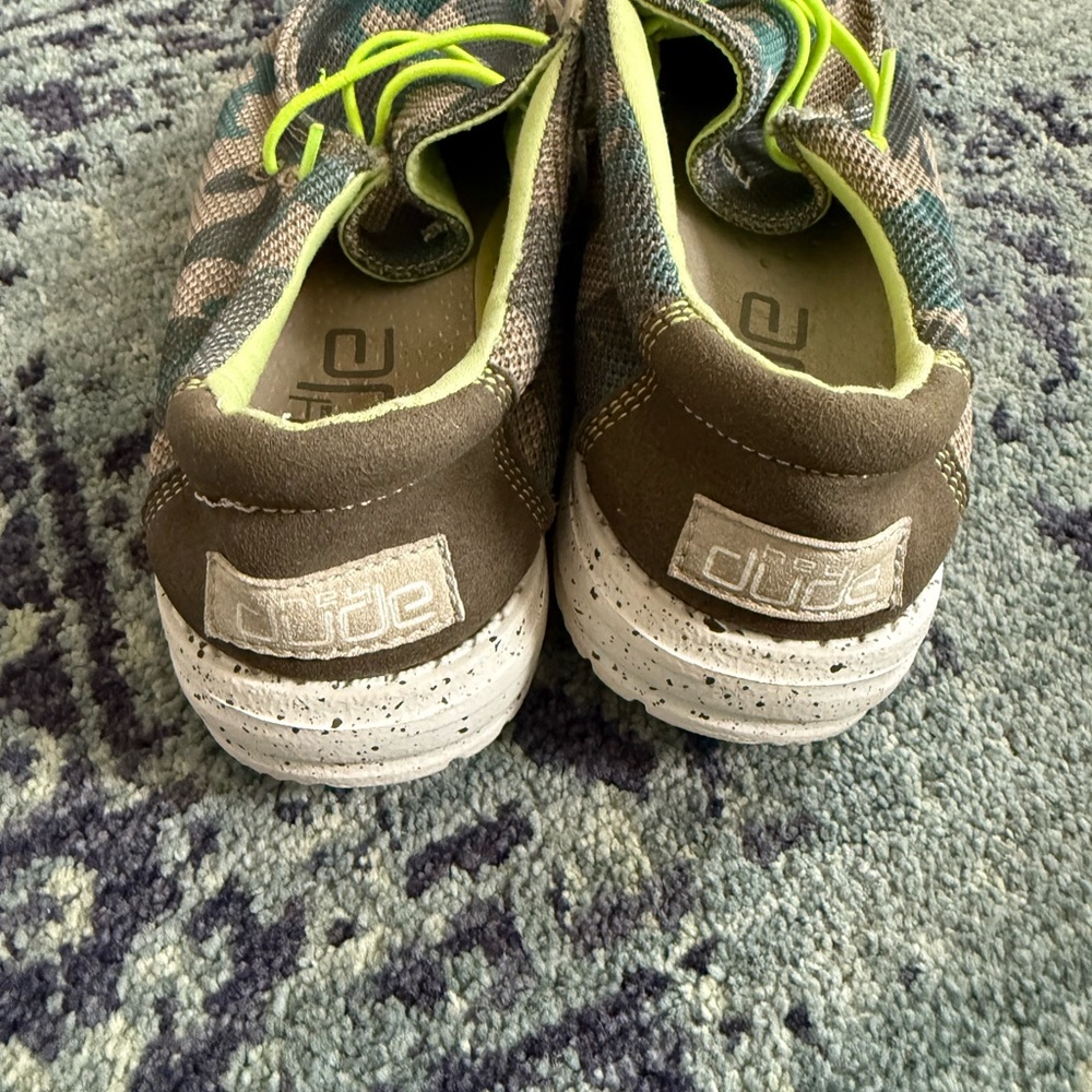 Youth Boys Hey Dudes Camo Green and Tan Print Slip On Shoes Size Y5-L6 - Picture 4 of 8